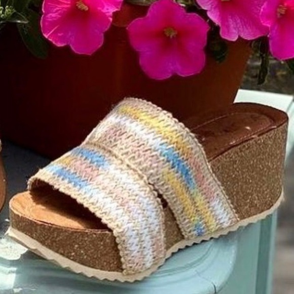 Trust Pastel Multi Stripe Wedge - Picture 1 of 2